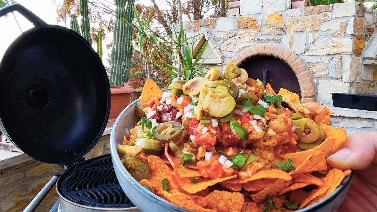 Nachos de poulet effiloché à la grecque