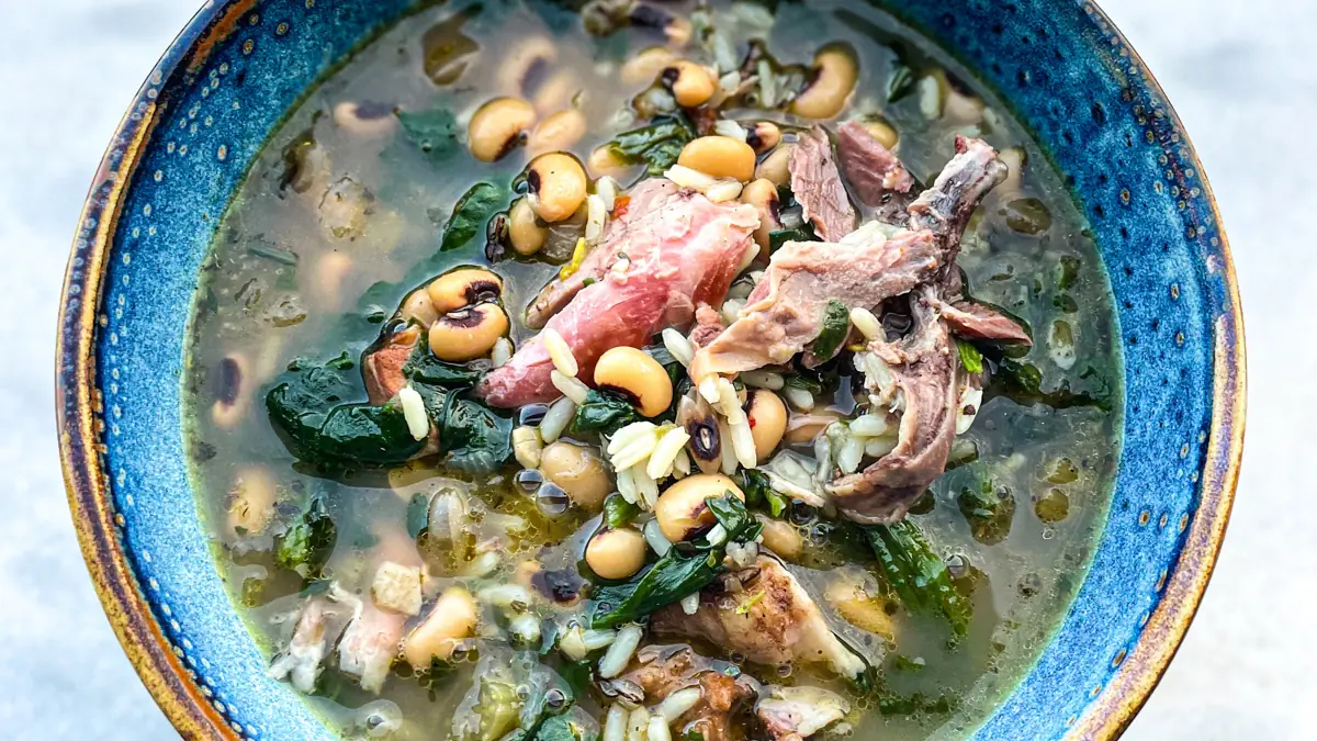 Soupe BBQ de Black Eyed Peas aux jarrets de porc fumés